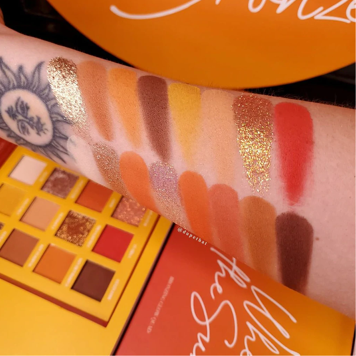 Paleta De Sombras De Ojos 16 Tonos naranja Marca Bebella®