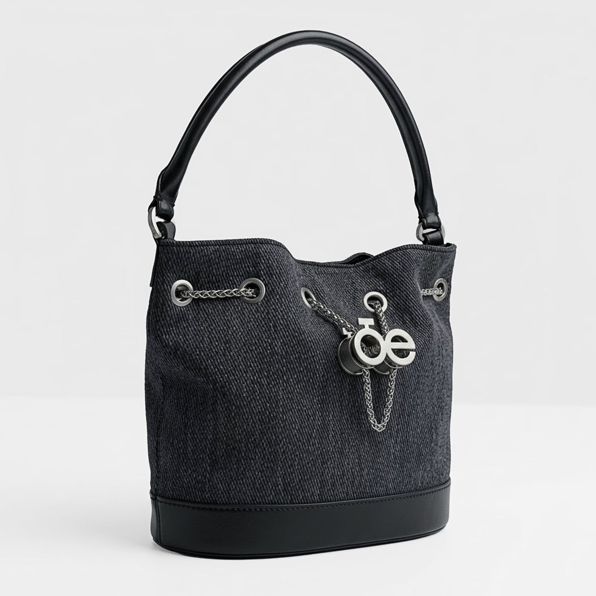 Bolso Drawstring Mediano Para Mujer Mod. 1BLCO25968NEG Marca Cloe®