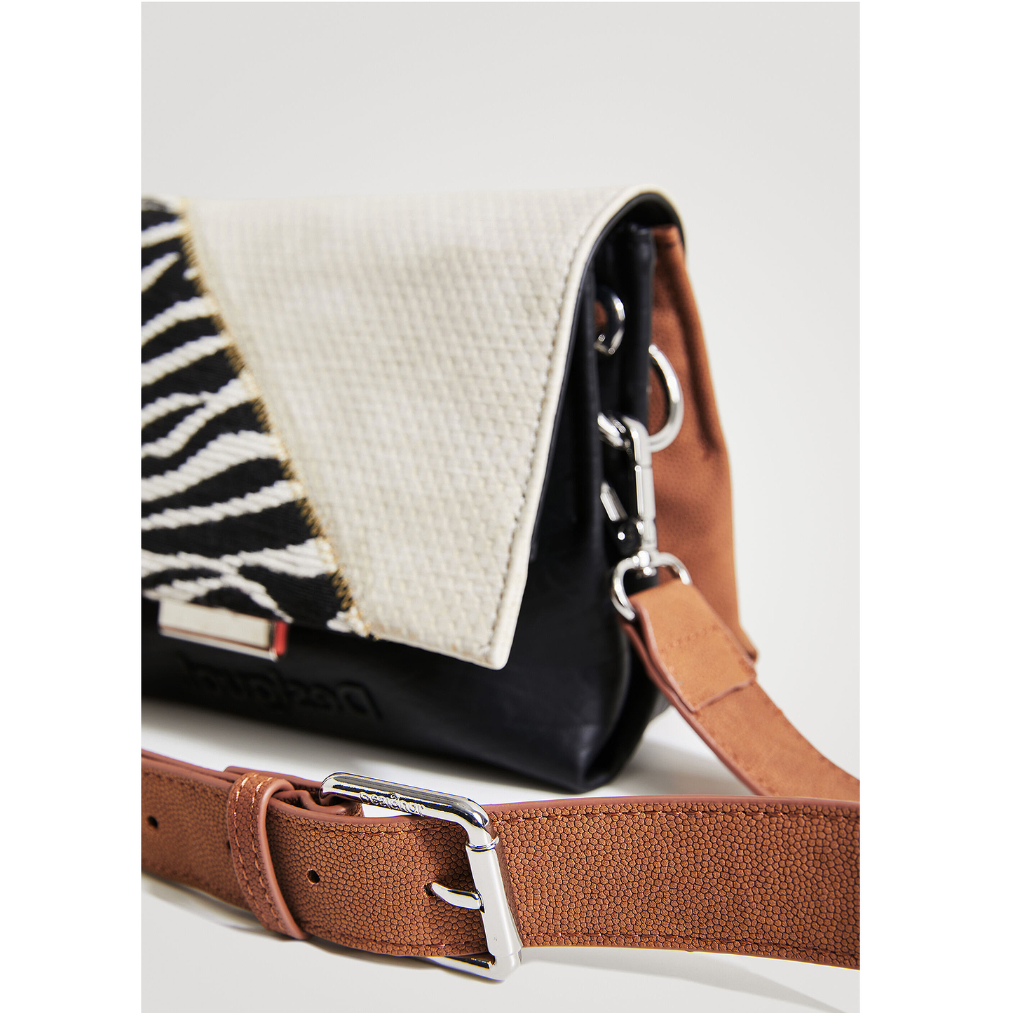 Bolso Bandolera Animal Patch Para Mujer Marca Desigual®