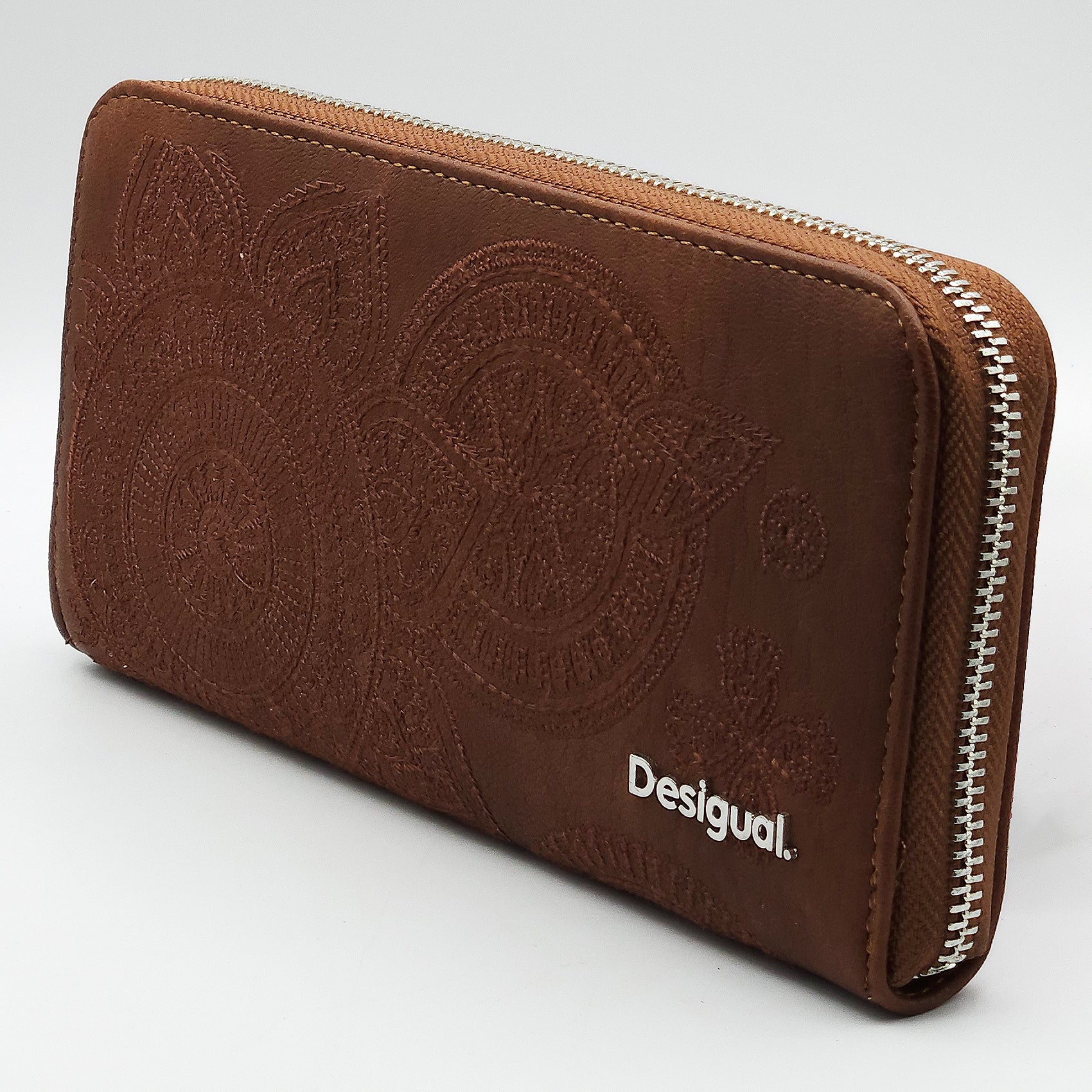 Cartera Para Dama Bordada Mod. 25sapy Marca Desigual®