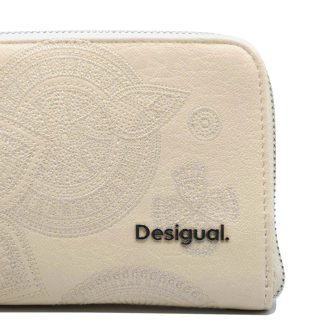 Cartera Para Dama Bordada Mod. 25sapy Marca Desigual® Hueso