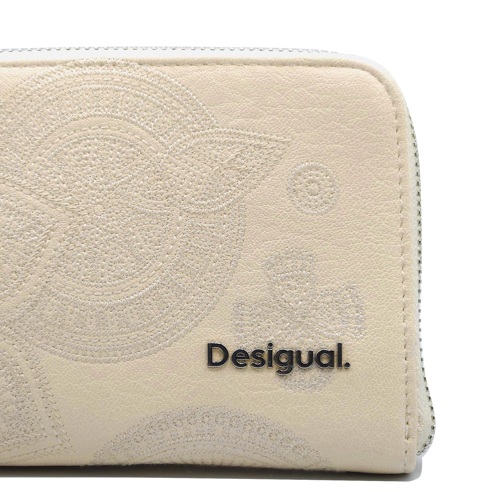 Cartera Para Dama Bordada Mod. 25sapy Marca Desigual® Hueso