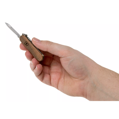 Navaja De Bolsillo Pequeña 0.6221.63 Madera Victorinox®
